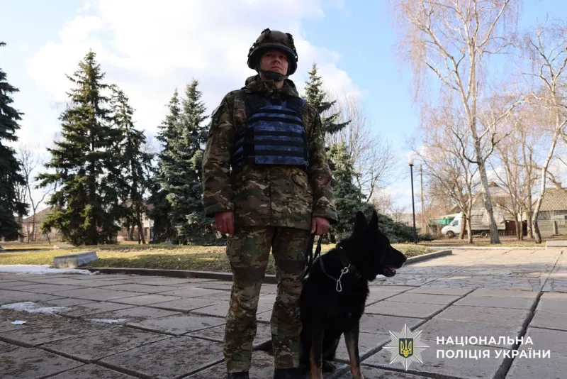 У Лубнах на площі Слави виявили підозрілий рюкзак