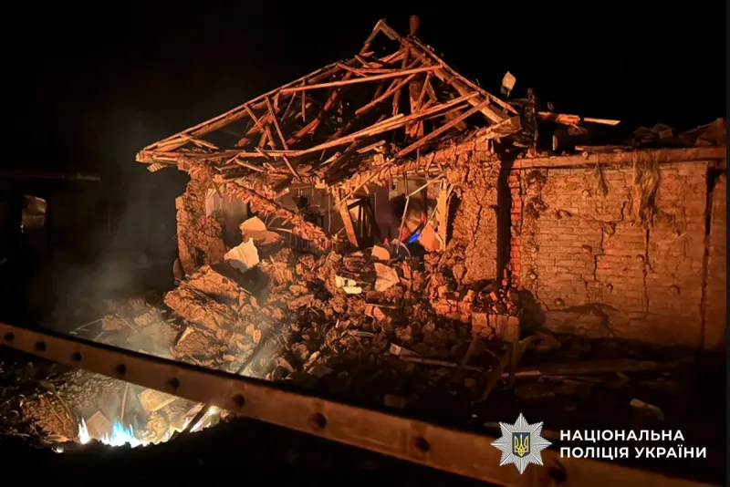 Внаслідок нічної атаки дронами у Миргородській громаді пошкоджені будинки та інфраструктура