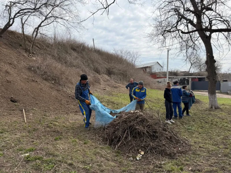 Хорол наводить лад: у громаді триває велике весняне прибирання