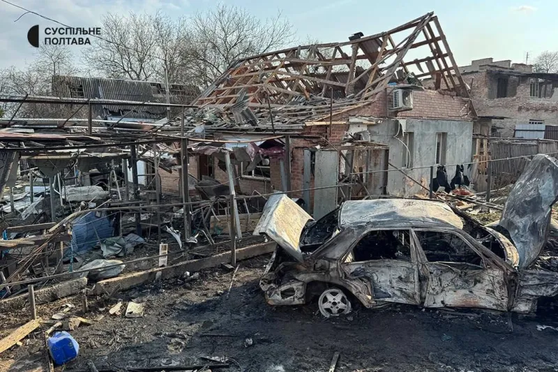 У Полтавській громаді ворожий БпЛА впав на будинки: є постраждалі