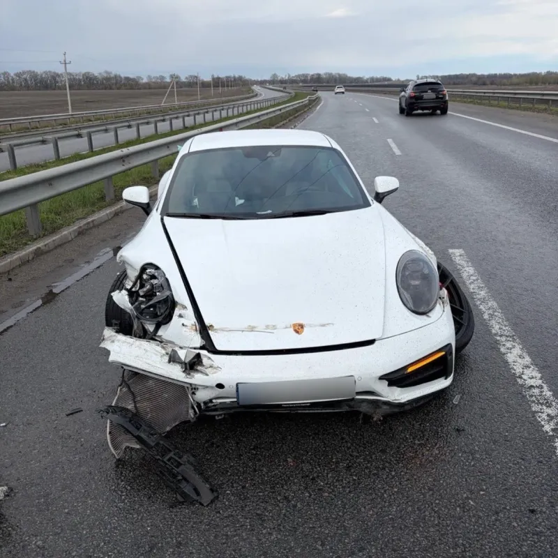 Патрульні розшукали водійку Porsche, яка вчинила ДТП у Лубенському районі та втекла