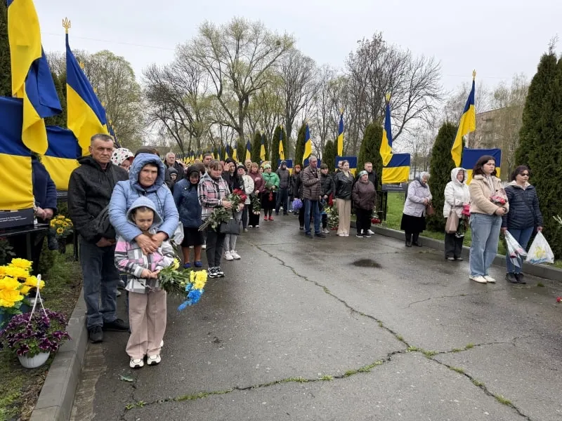 Алея Героїв у Хоролі поповнилася 30 іменами полеглих Захисників