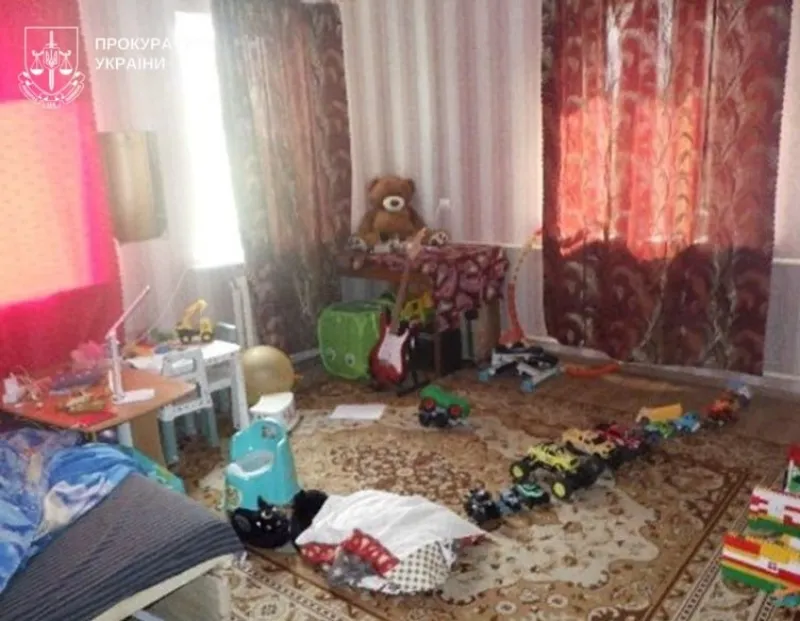 Вбив трирічного сина через ревнощі: слідство оприлюднило подробиці злочину