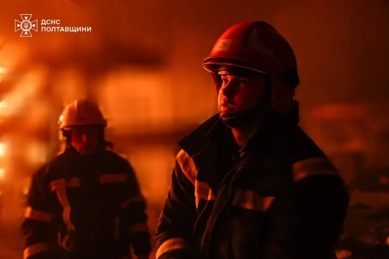 Повторний удар під час гасіння пожежі: на Полтавщині загинули рятувальники. Доповнено