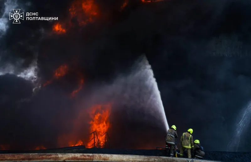 Дві доби рятувальники гасили пожежі після атак на Миргородщині