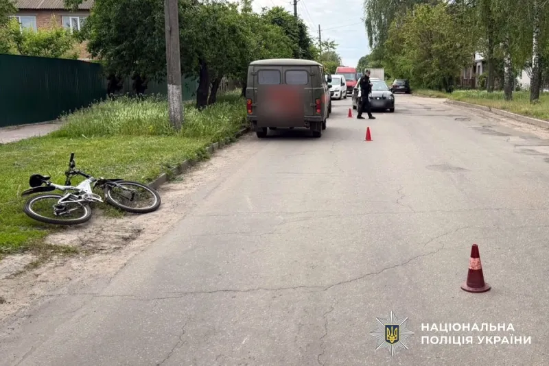 У Лубнах УАЗ збив велосипедиста: чоловіка госпіталізували