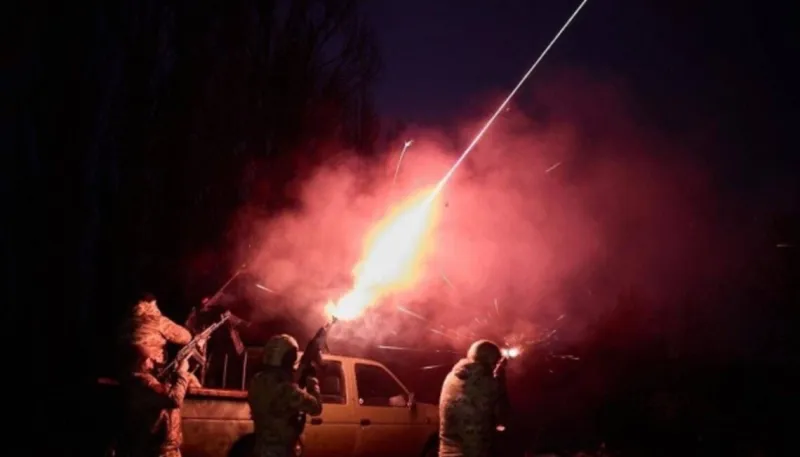Вночі на Лубенщині ракета впала біля житлових будинків: постраждала людина 
