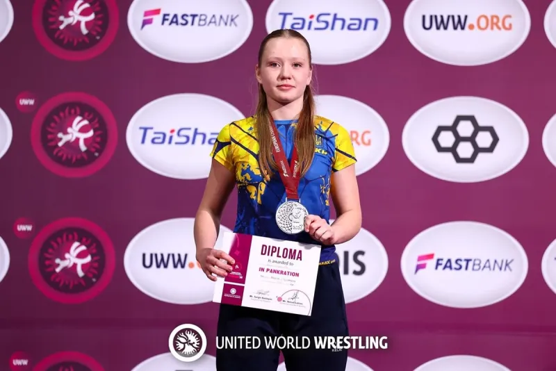 Сестри Женевські з Лубен стали срібними призерками чемпіонату Європи з панкратіону