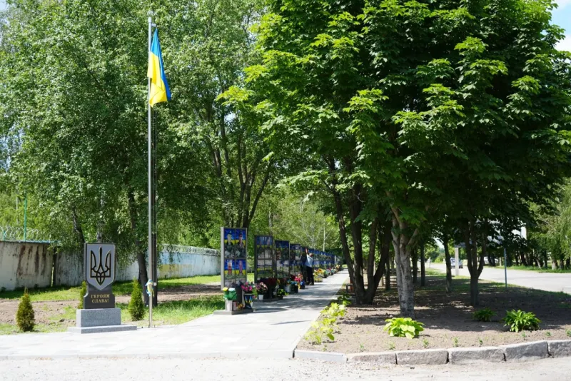 У Пирятині пошкодили Дерево світла та надії, присвячене зниклим Захисникам