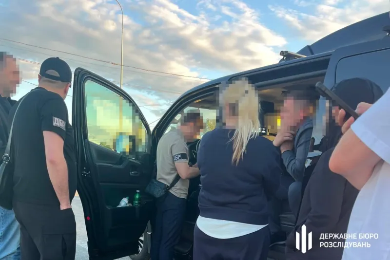 Елітна нерухомість, преміальні авто та активи на 16 млн грн: правоохоронця з Полтавщини взяли під варту