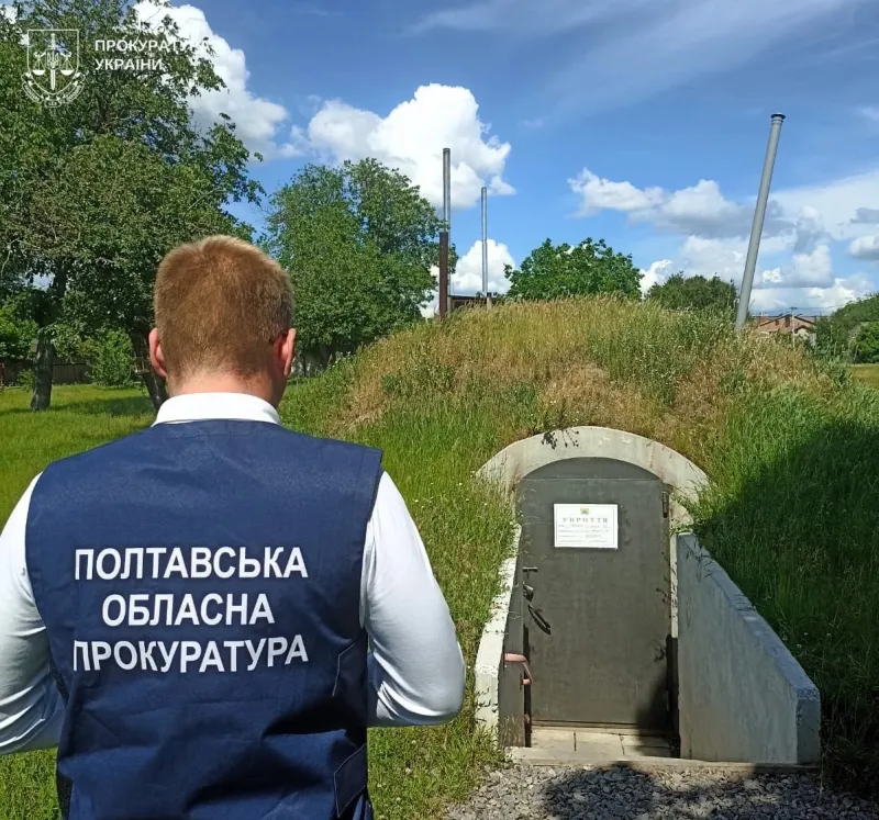 Непридатні укриття та завищені ціни: на Полтавщині оголосили підозри освітянам