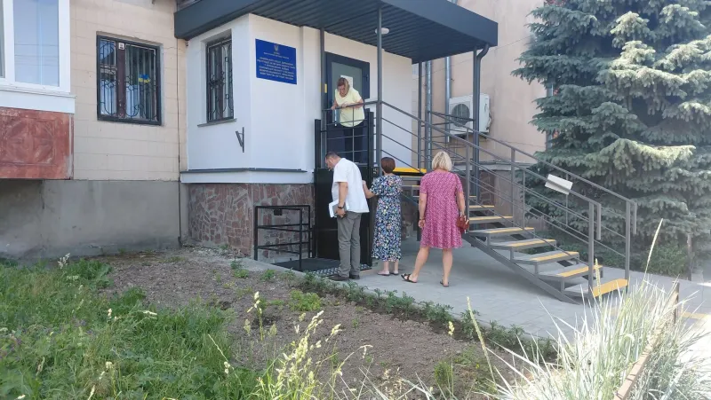 РАЦС у Лубнах облаштували для людей з інвалідністю та батьків із візочками