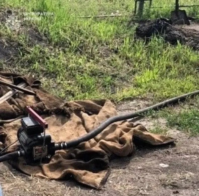 Працівники "Укрнафти" та депутат сільради отримали до 8 років за крадіжки нафти