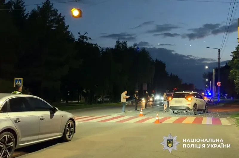 У Лубнах Nissan збив 23-річну пішохідку: дівчину госпіталізували