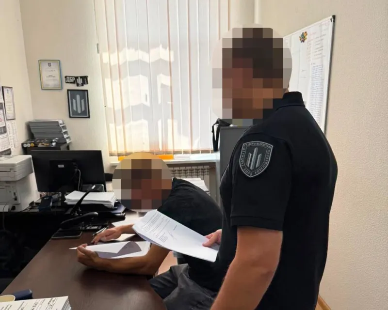 Поліцейського з Полтави підозрюють у побитті чоловіка під час доставлення до ТЦК