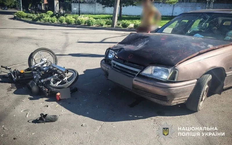 Аварія в центрі Пирятина: 15-річний водій мопеда опинився в лікарні