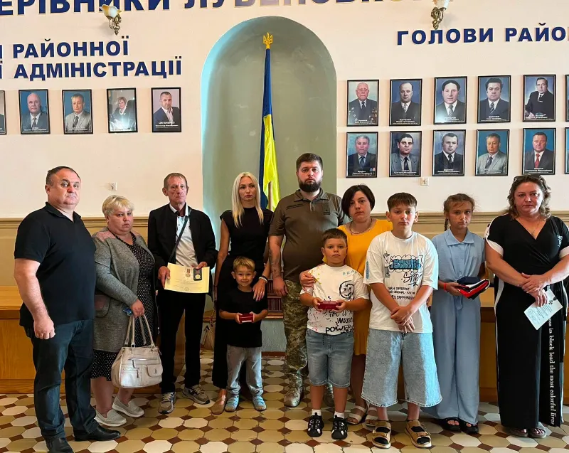 У Лубнах трьох воїнів посмертно відзначили за мужність