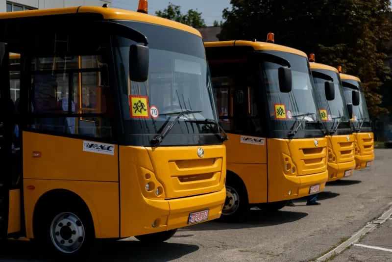 Оржицька громада отримала два нові шкільні автобуси