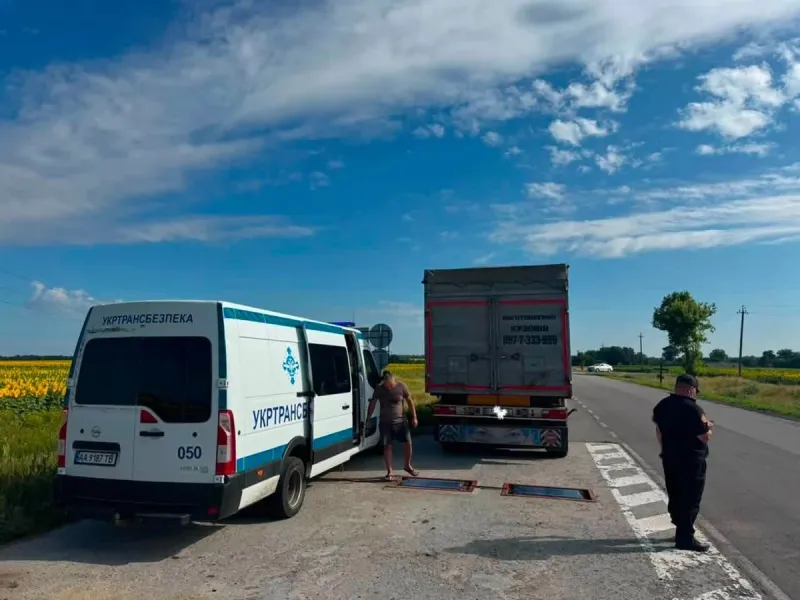 На Полтавщині посилили контроль за великоваговими вантажівками у спеку