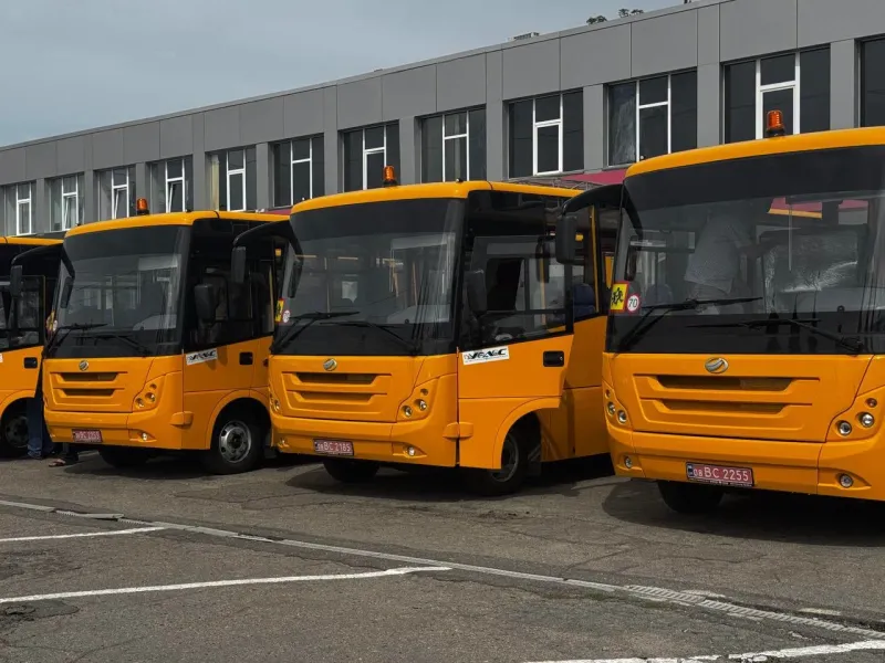 Гребінківська громада отримала новий шкільний автобус
