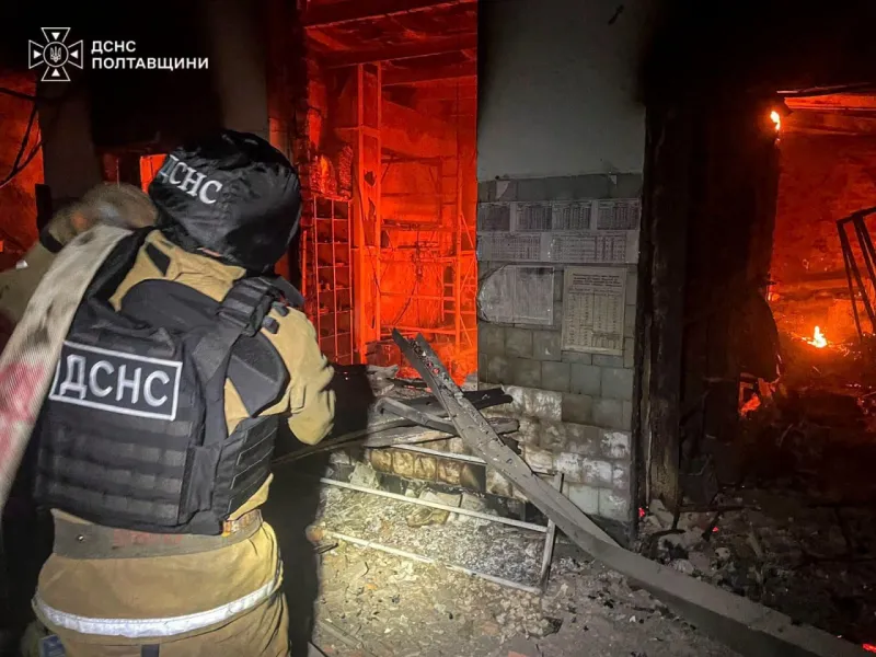 На Лубенщині ворожий дрон влучив у приватне підприємство: сталася пожежа