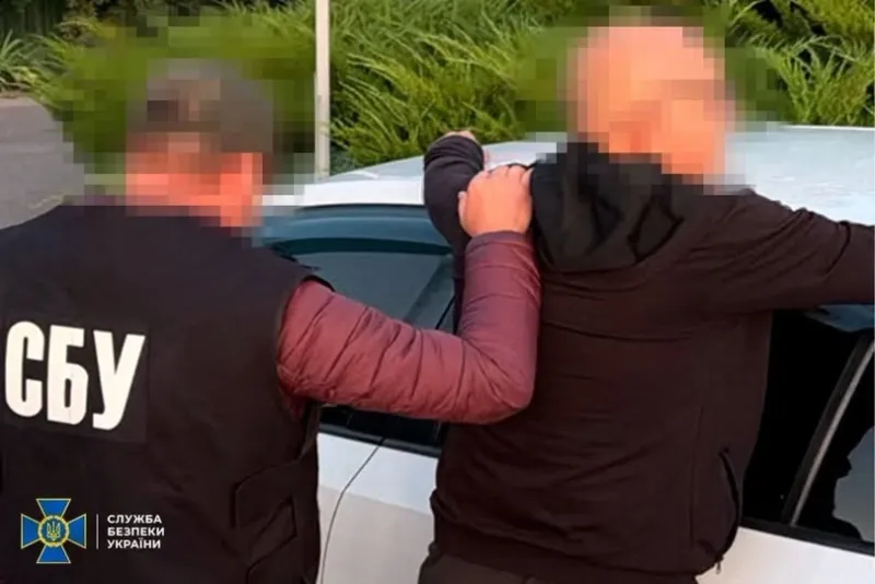 7 тисяч доларів за тилову посаду: на Полтавщині затримали посадовця ТЦК
