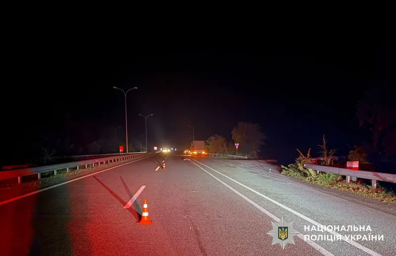 На Лубенщині вантажівка на смерть збила пішохода