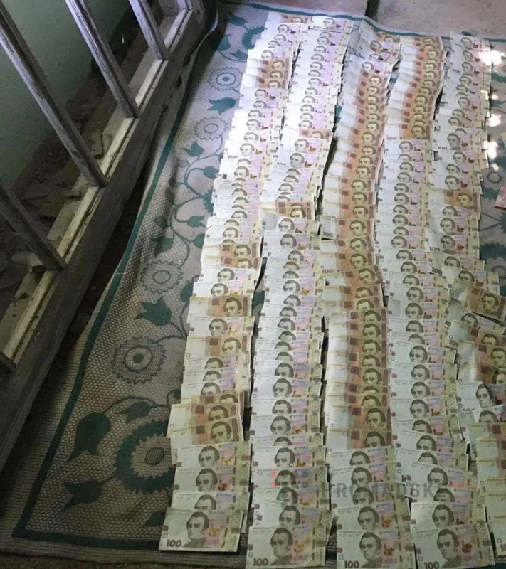 Двоє з чотирьох обвинувачених у нападі на інкасаторів Укрпошти під Лубнами померли у СІЗО