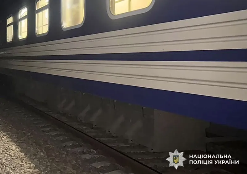 У Лубнах 72-річний чоловік потрапив під пасажирський потяг