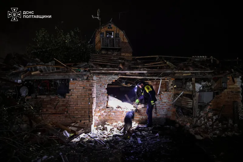 У Полтаві внаслідок ворожого обстрілу загинула людина, є травмовані